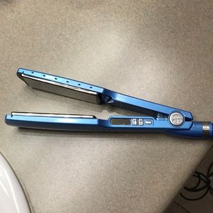 Babyliss Pro hair straightener